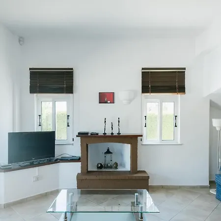 Cleopatra 3 Bedroom Neo Chorio