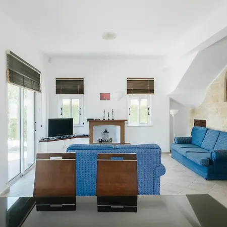 Cleopatra 3 Bedroom Neo Chorio