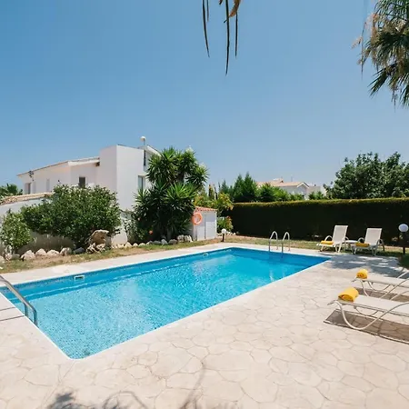 Cleopatra 3 Bedroom